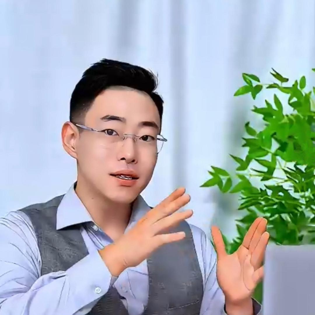 穿马甲的冯博士