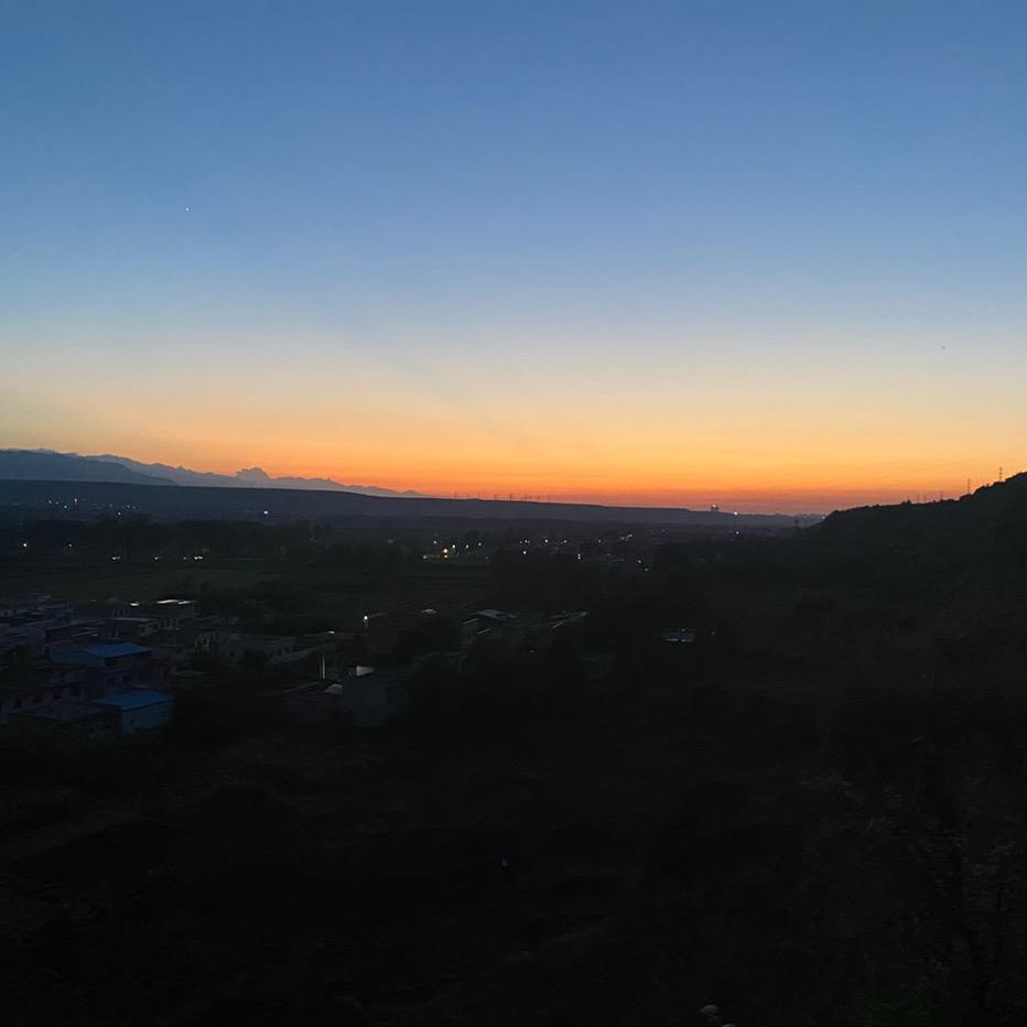 一览众山小。