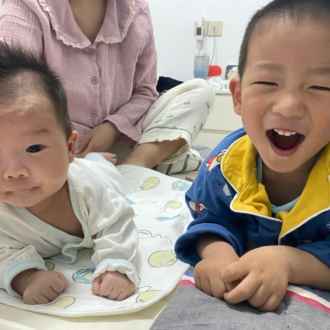 两个建行的爸爸