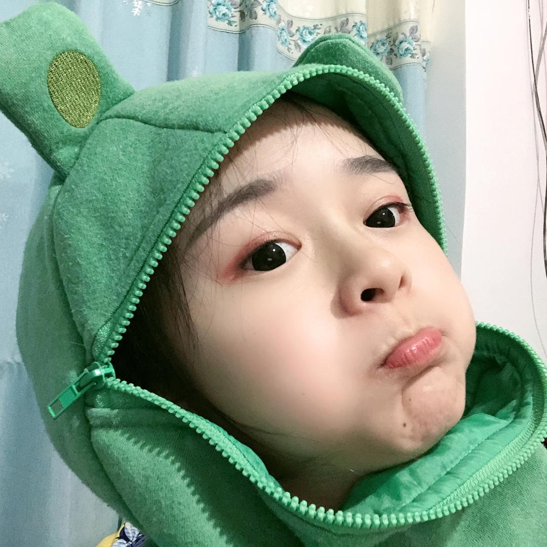 喵小萌（吃的零食在橱窗）@抖音