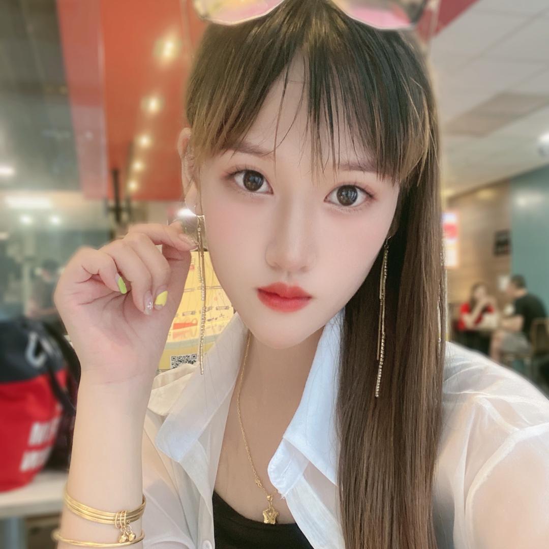 玲姐百货橱窗