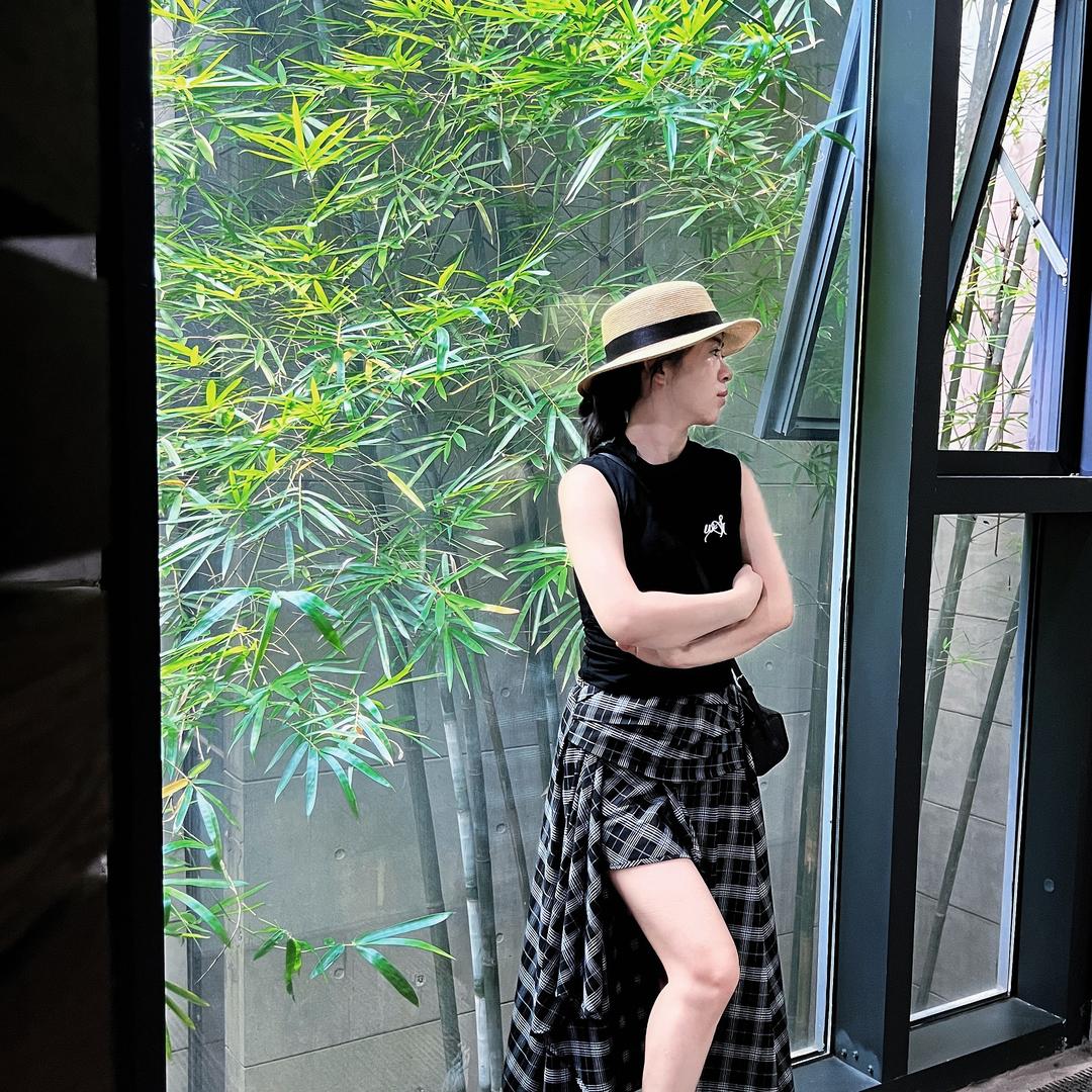 穿碎花裙的莽夫