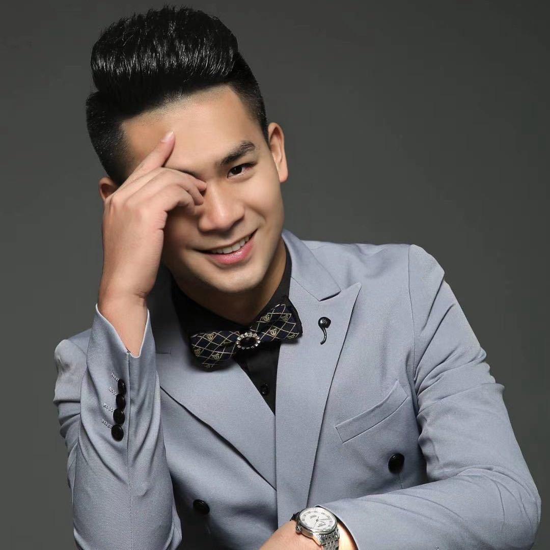 李佳岷唯一爱徒主持人李天旗（十年师徒情）
