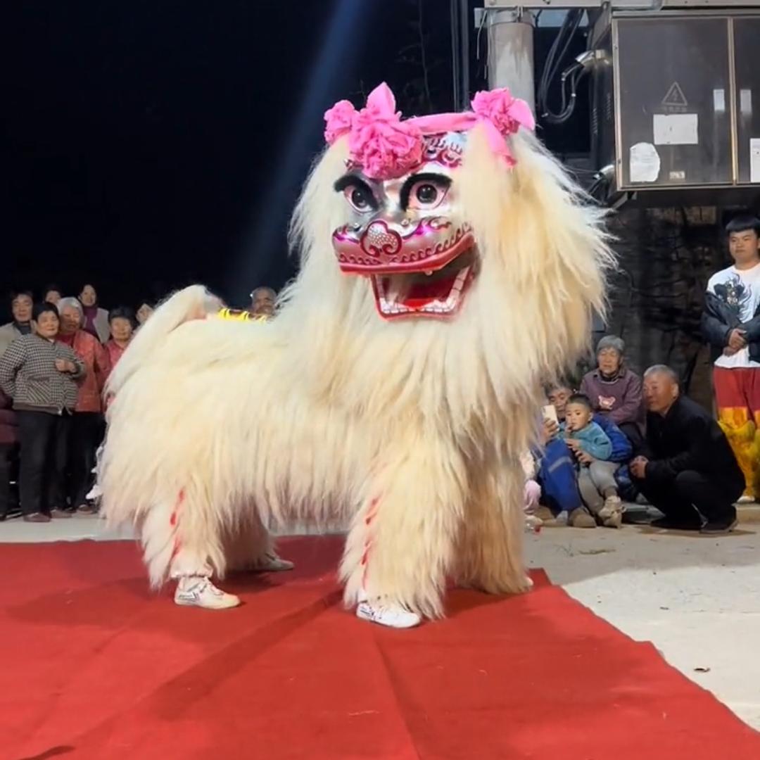 梁山冠麟堂小白狮