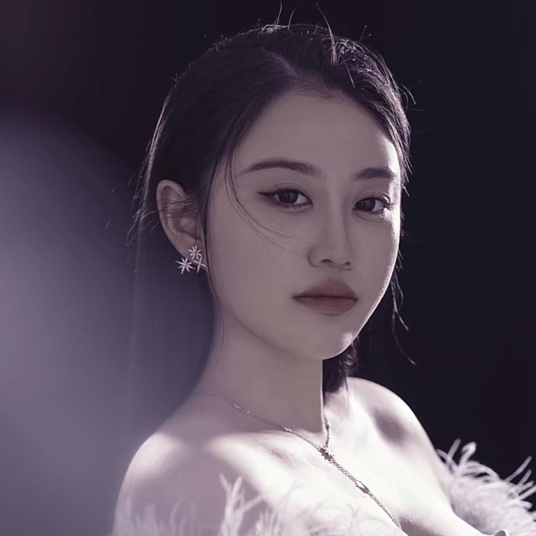 白玉映沙