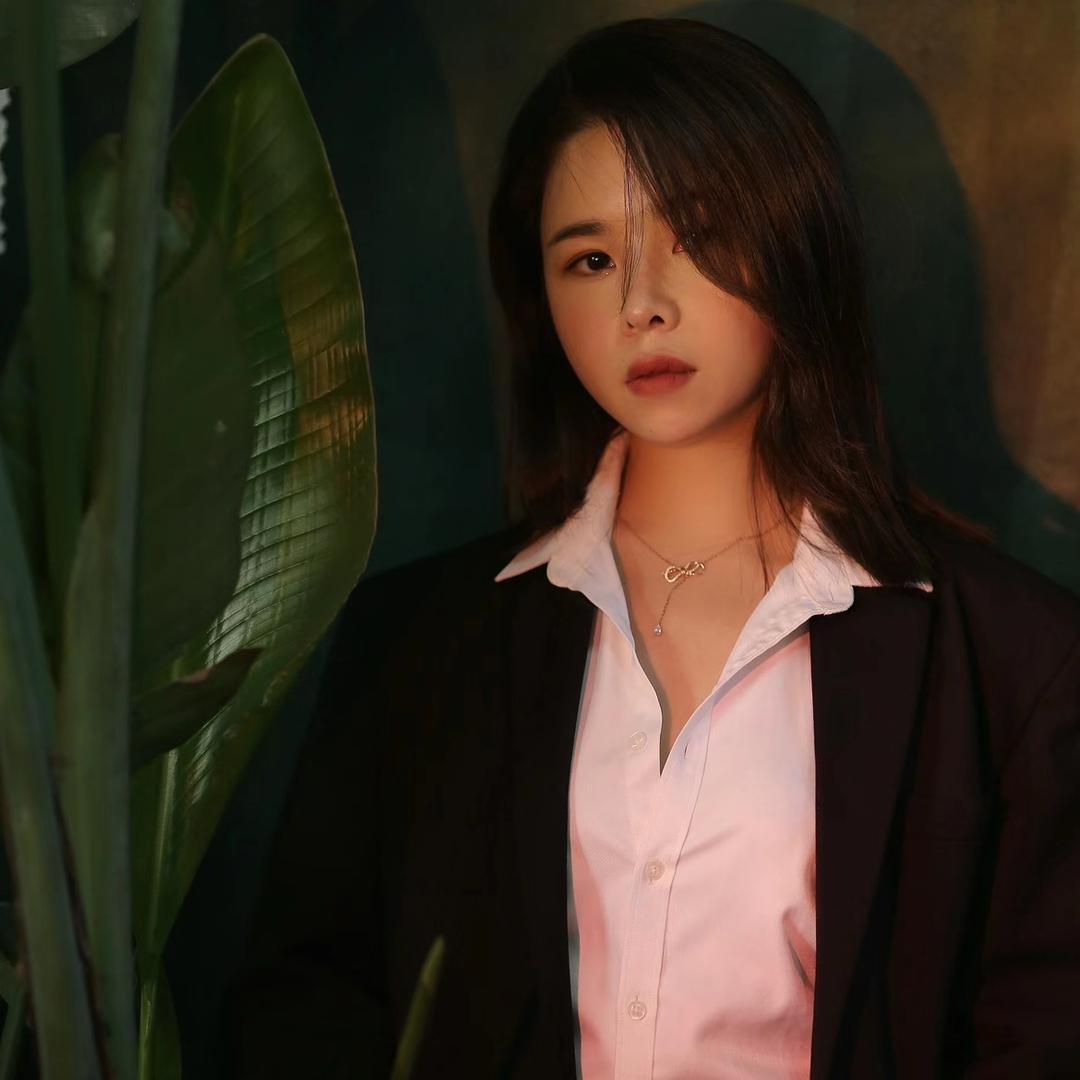 夕里子美业