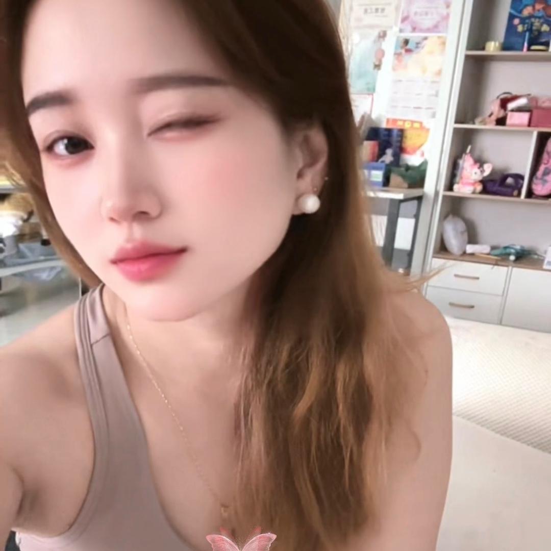 微甜的冯冯啊