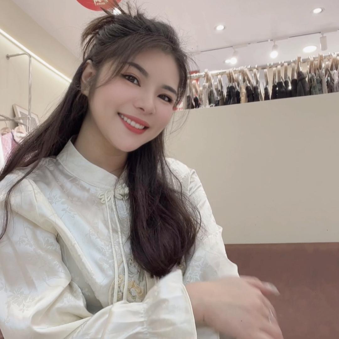 李狠甜