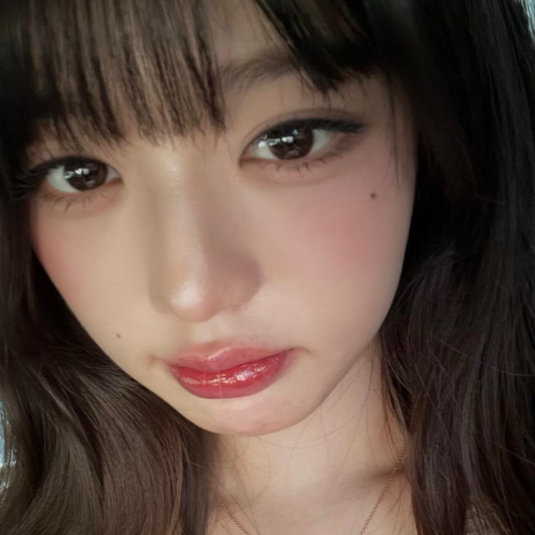 右脸7颗痣