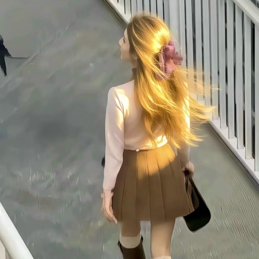 ── 展开 999条回复 ⌵