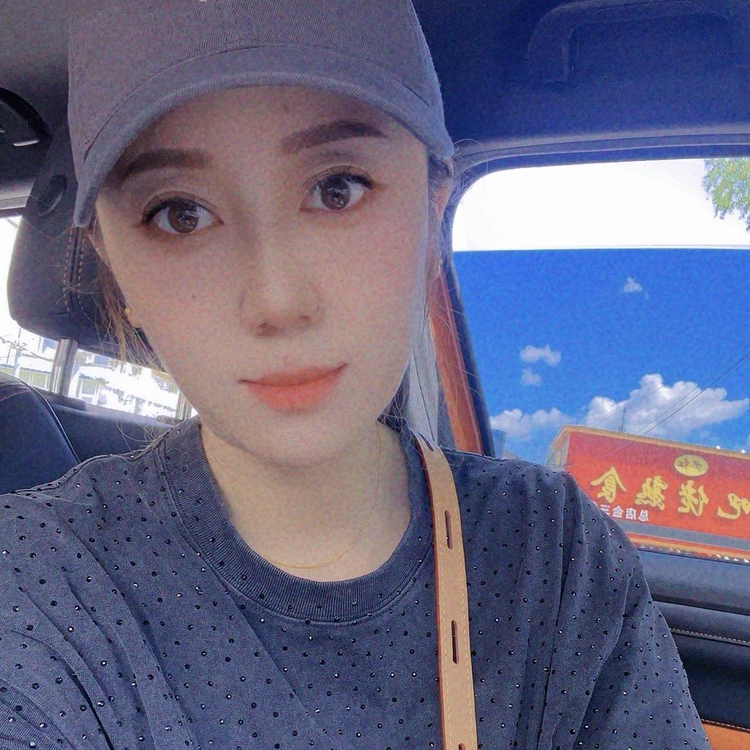 伟依