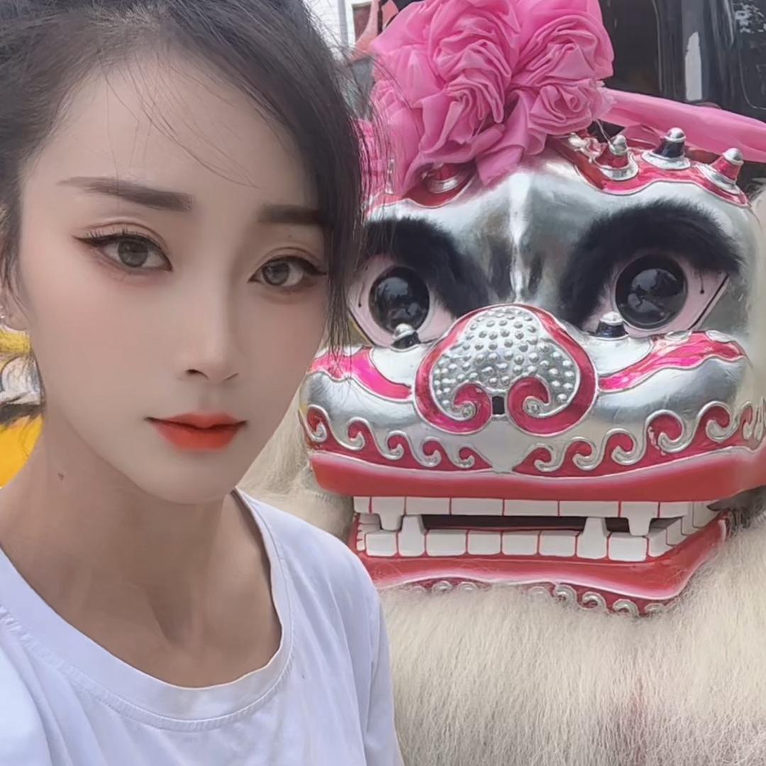 平顶山舞狮妹小白狮（阿静）