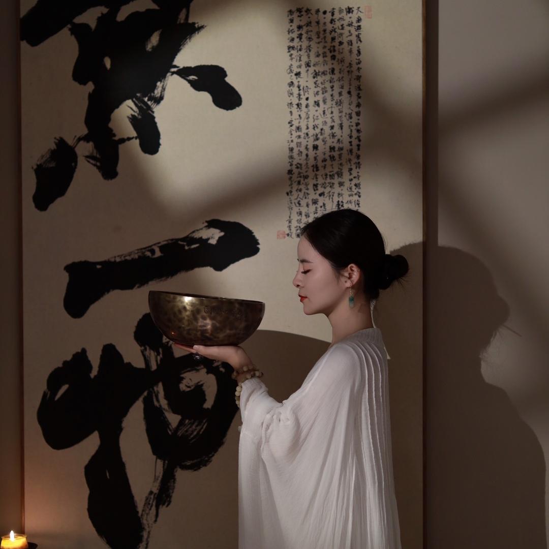 玑雅颂钵疗愈导师晴晴