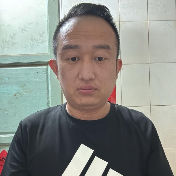 秃顶🧑‍🦲薛先生