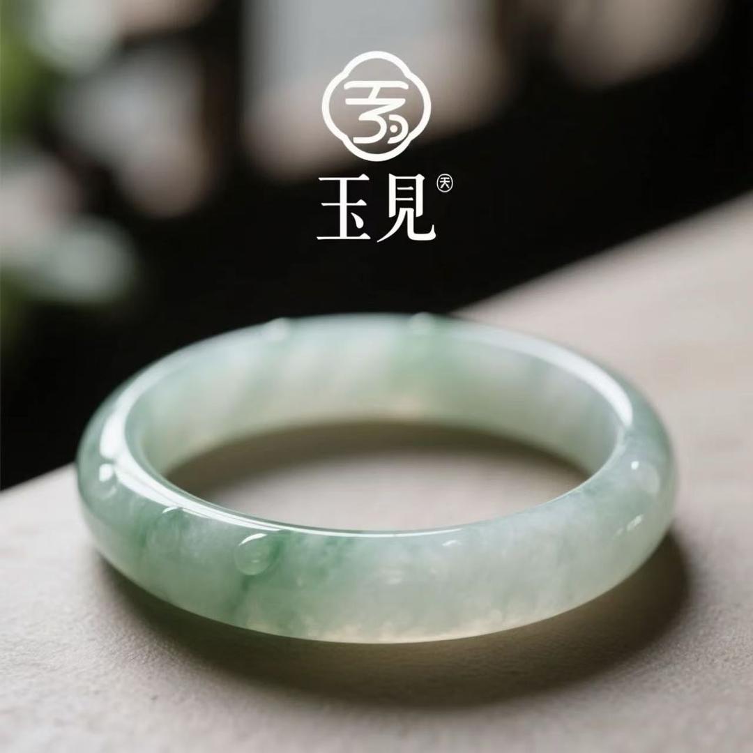 玉见天山翠