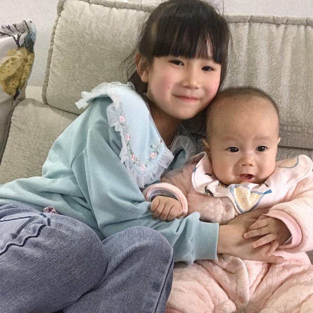 向小语小洛洛