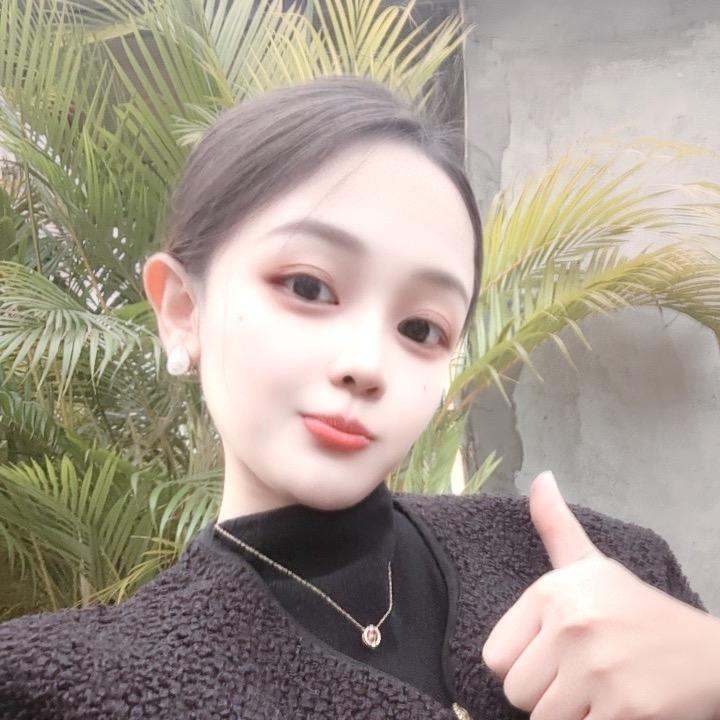 🖤 梁小姐