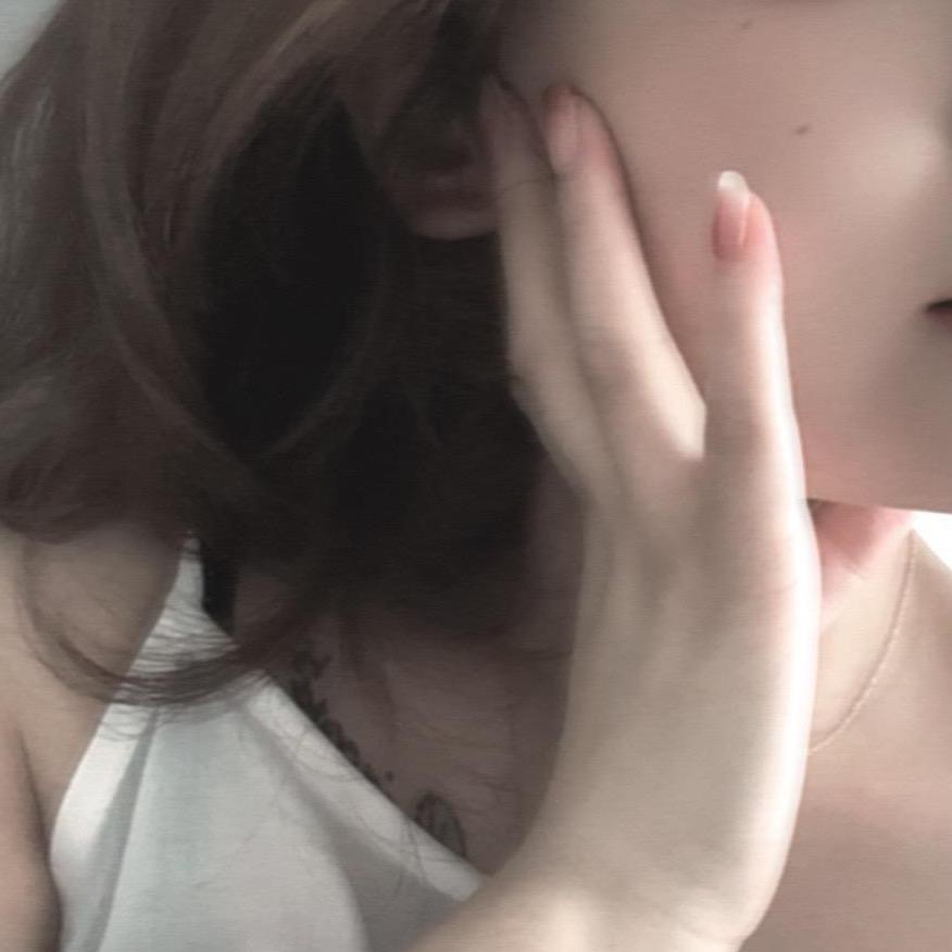 @💕卖珠宝的小姐姐🌻