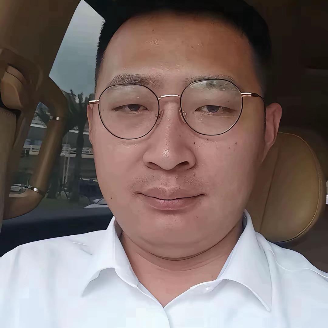 高冷的霸道总裁猛吸路边乞丐草莓味的咯吱窝