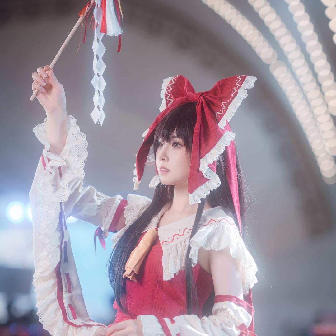 🌙悦柠捡球很积极