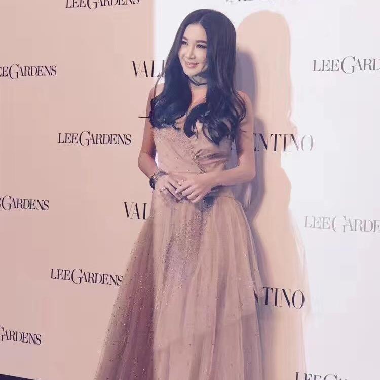 白玫瑰🎤🌹🌹🌹