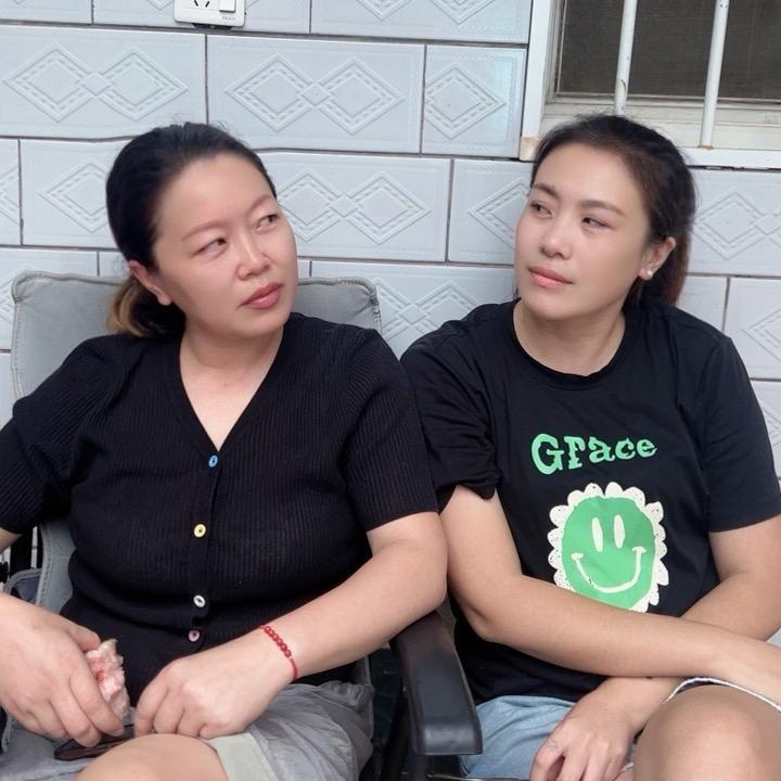 大妮和小酒日常生活