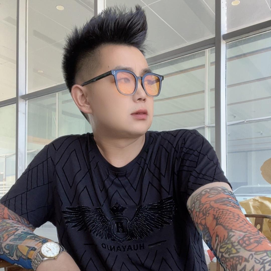 新郑白老板二手车