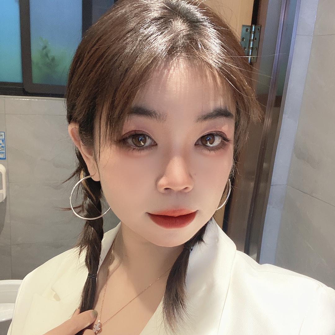 小羊爱吃草
