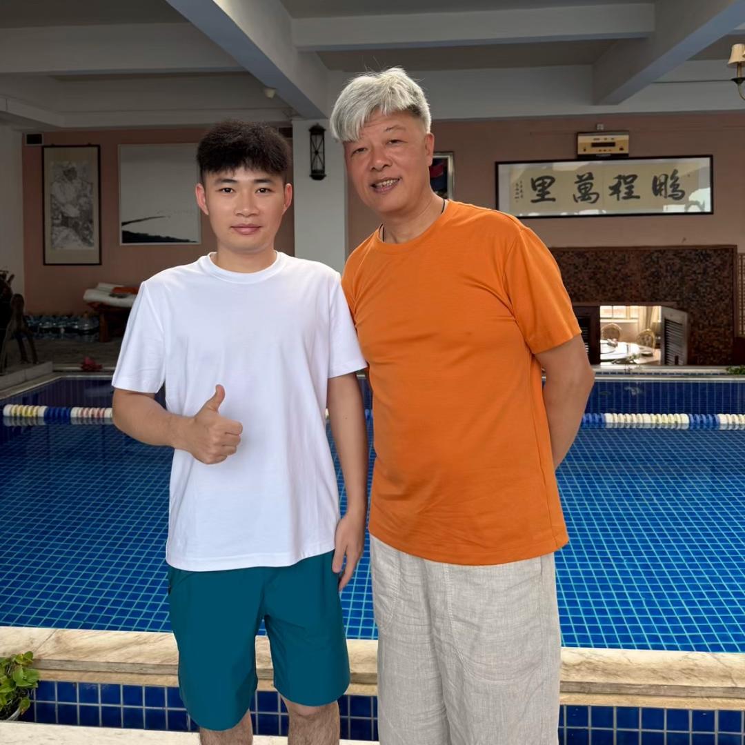 霞湖世家男装（海南店）