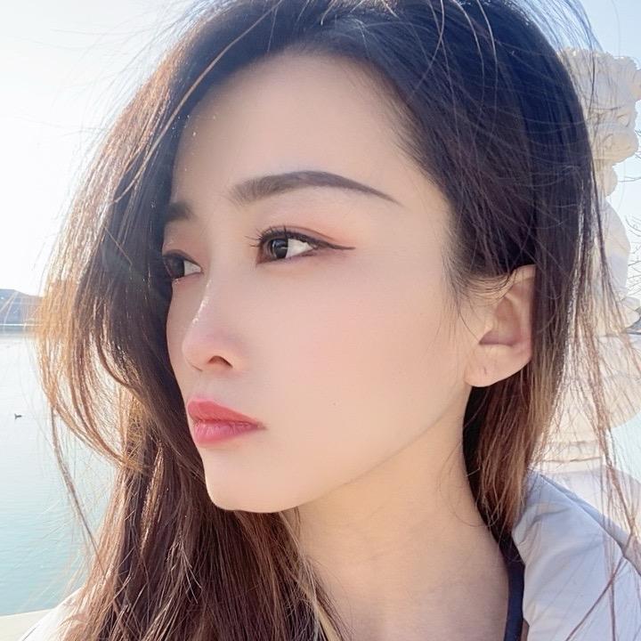 菜菜睡不醒
