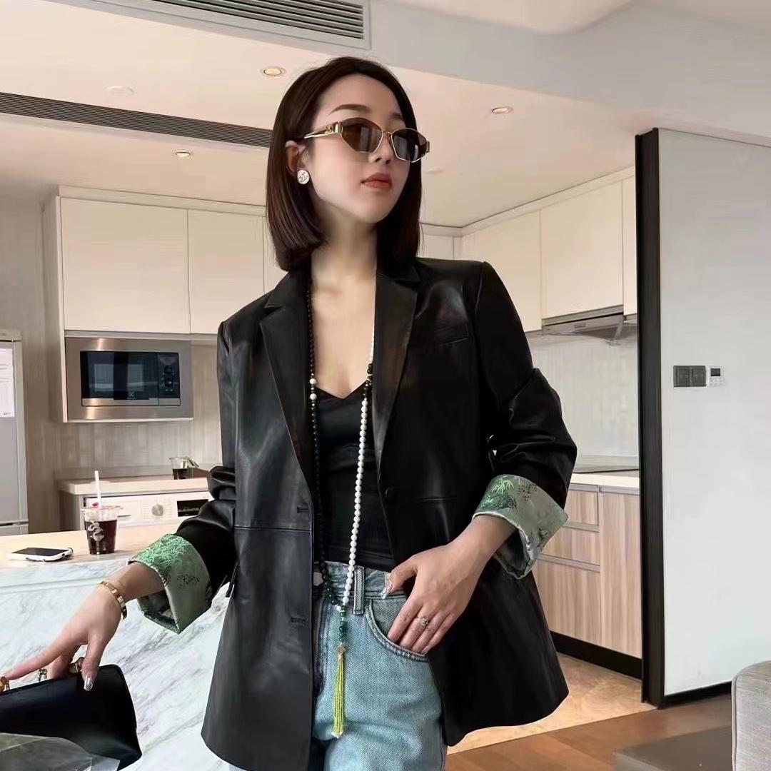 海宁佳瑞轻奢服饰