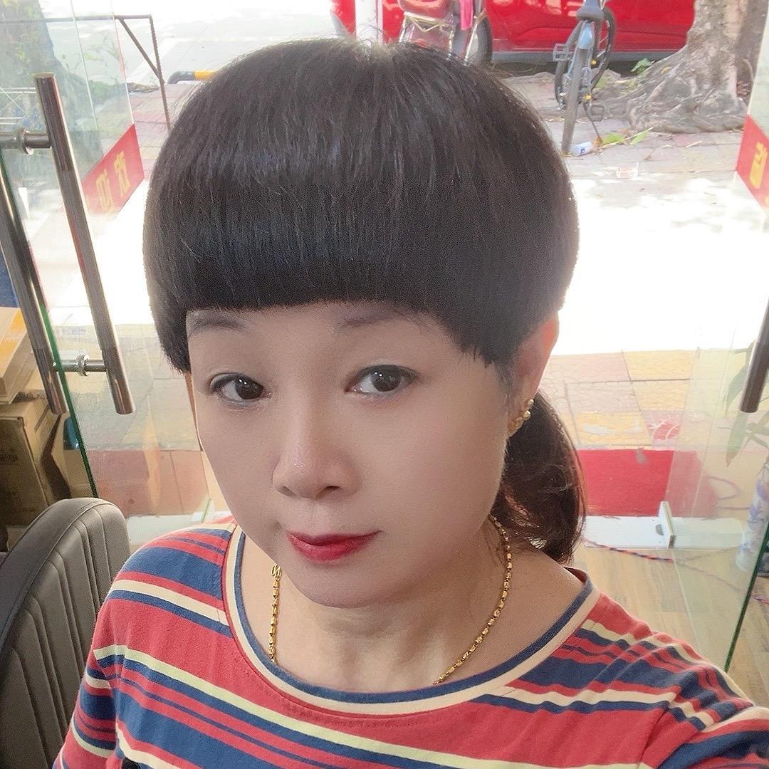 小傻瓜《首播凌晨一点半左右》