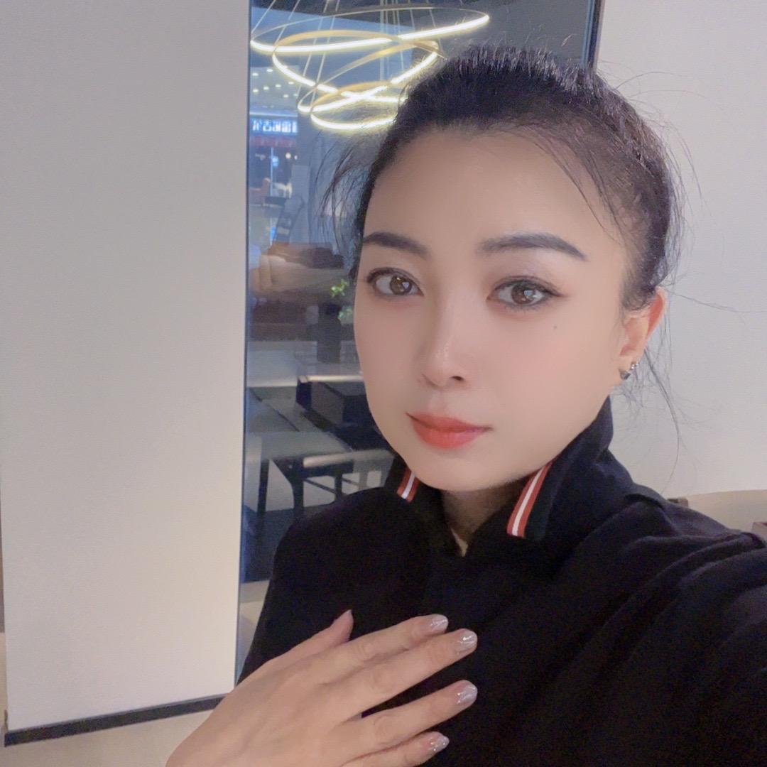 黑色系