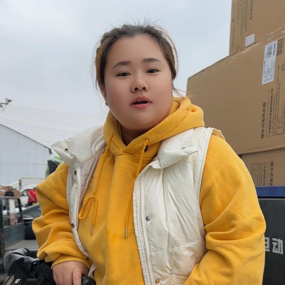 泉沐亚洲商贸万平折扣仓