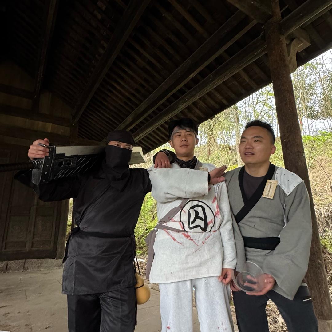 乐瑶.