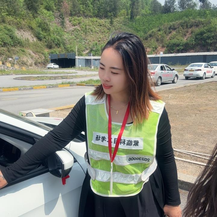 紫云县韦会琴驾校咨询工作室