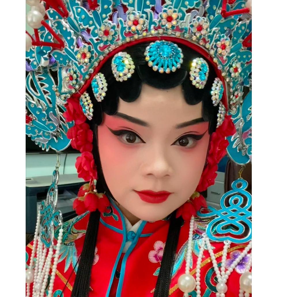 莹莹