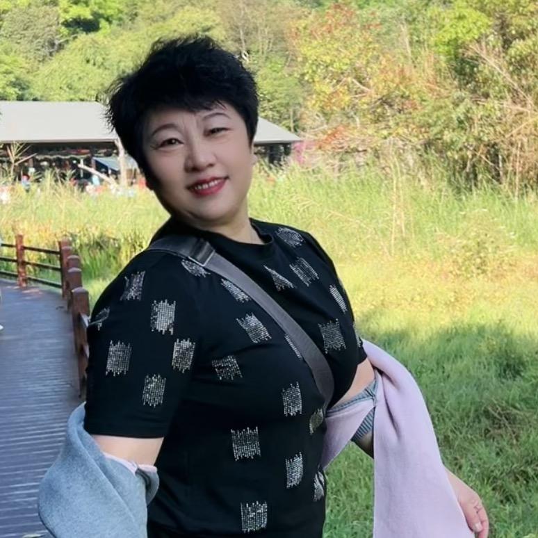 宏玲