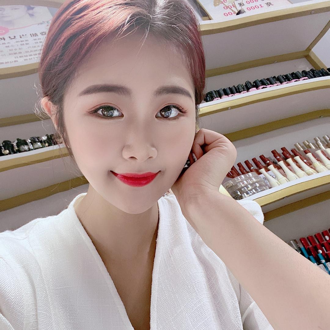 小 虎 牙 丹丹😘