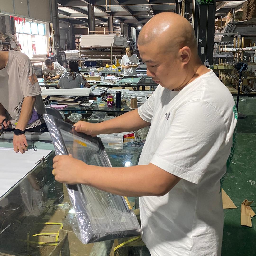 朱哥磁控百叶工厂