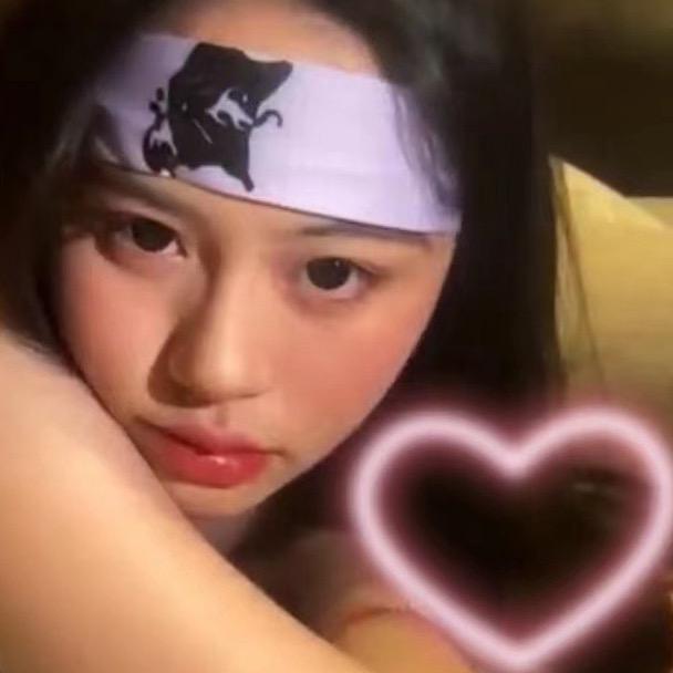 V少