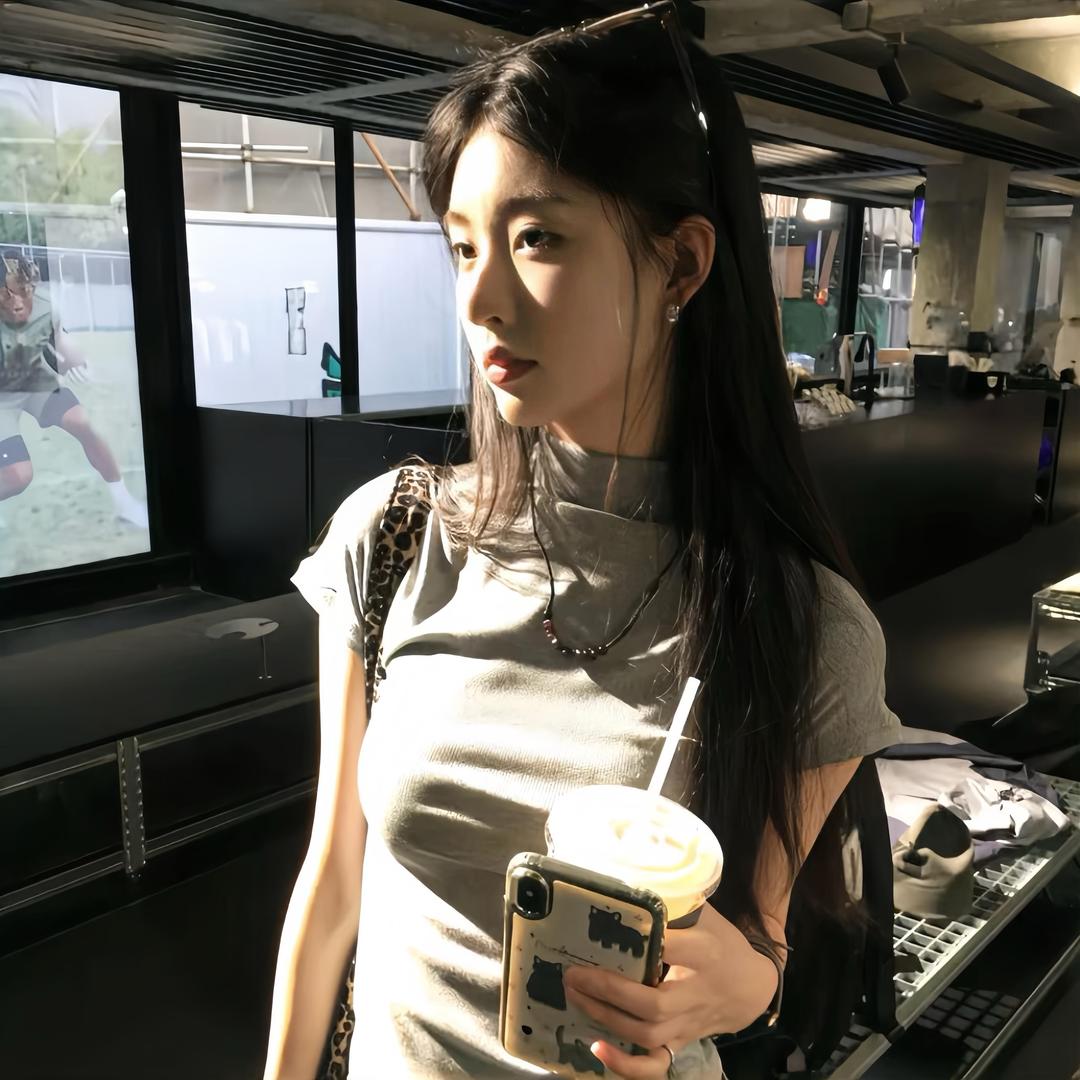 旭阳是个卷毛.