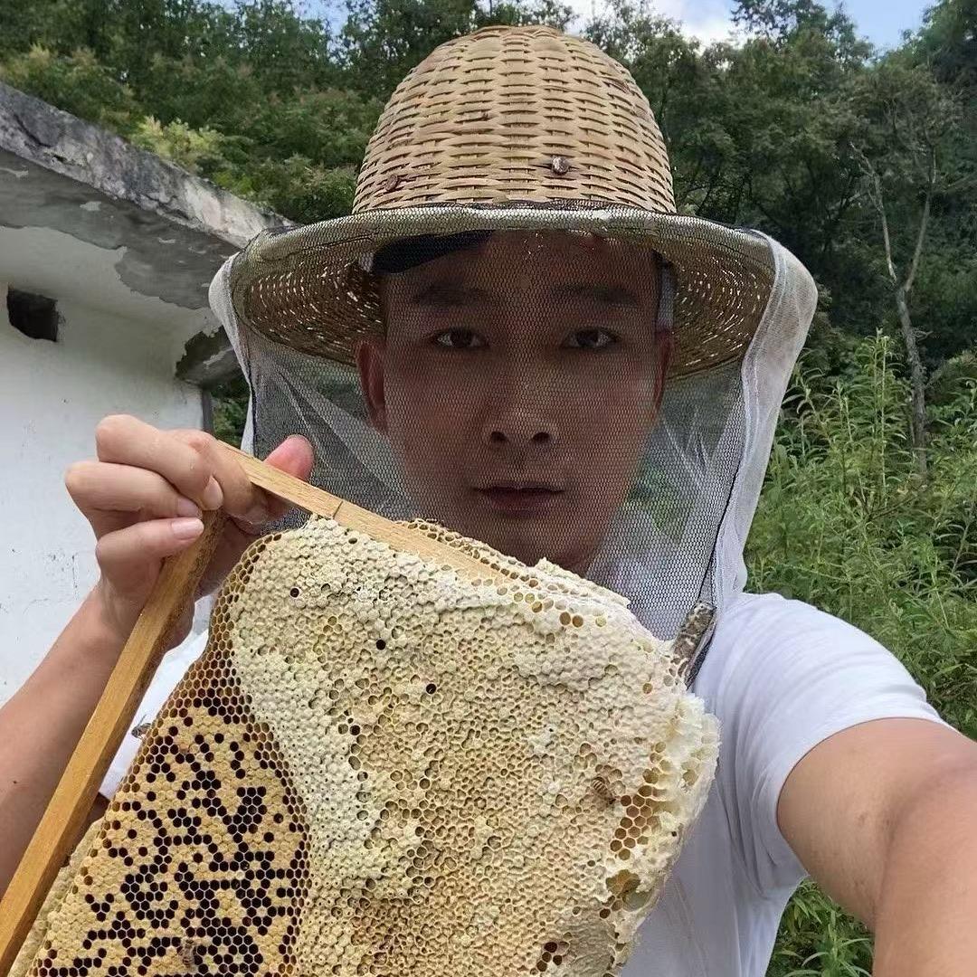 养蜂二师兄 小威管理