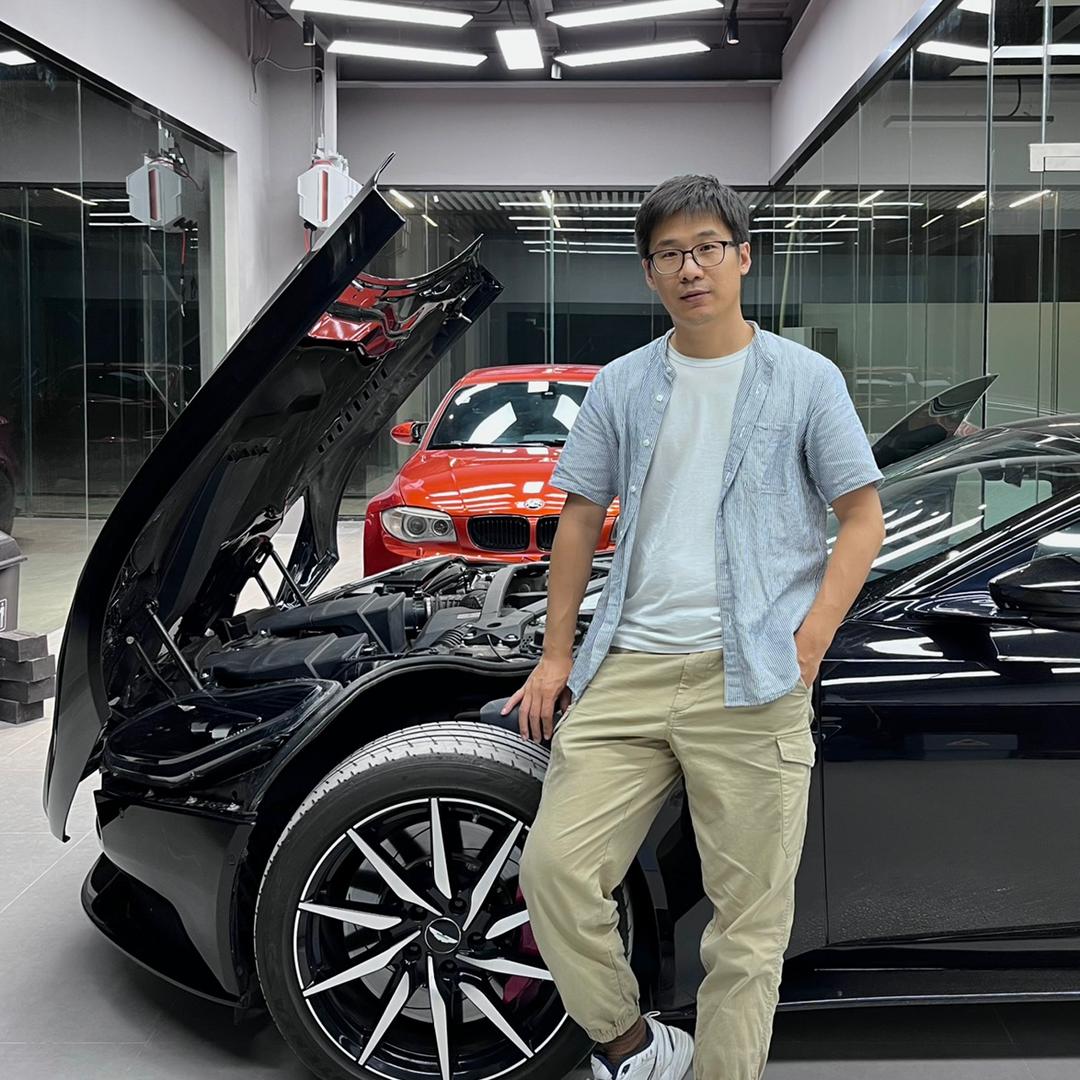 石哥的毛坯房车