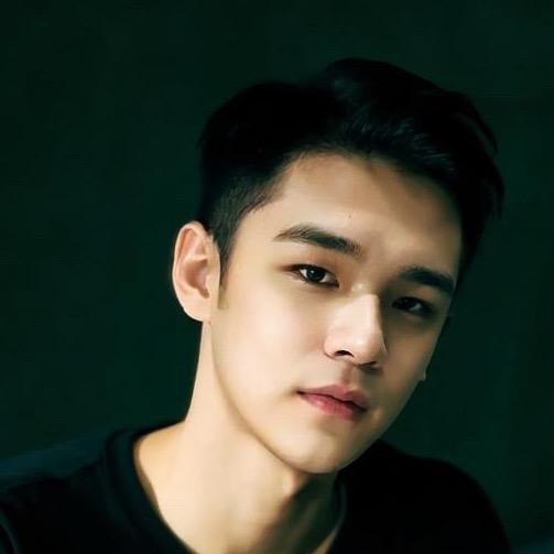 李丁丁，