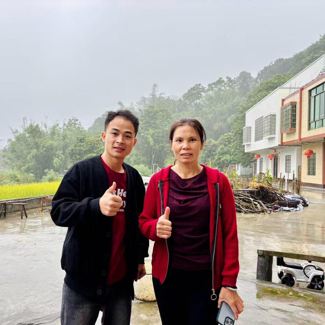 慧姐&@刘鸿兴日常