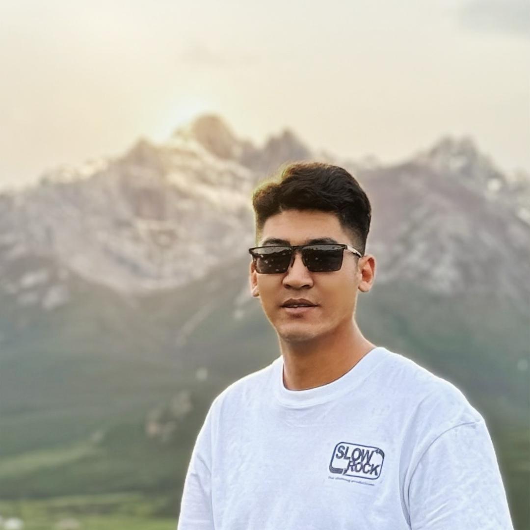 ༒ 华丿哥📱🎖