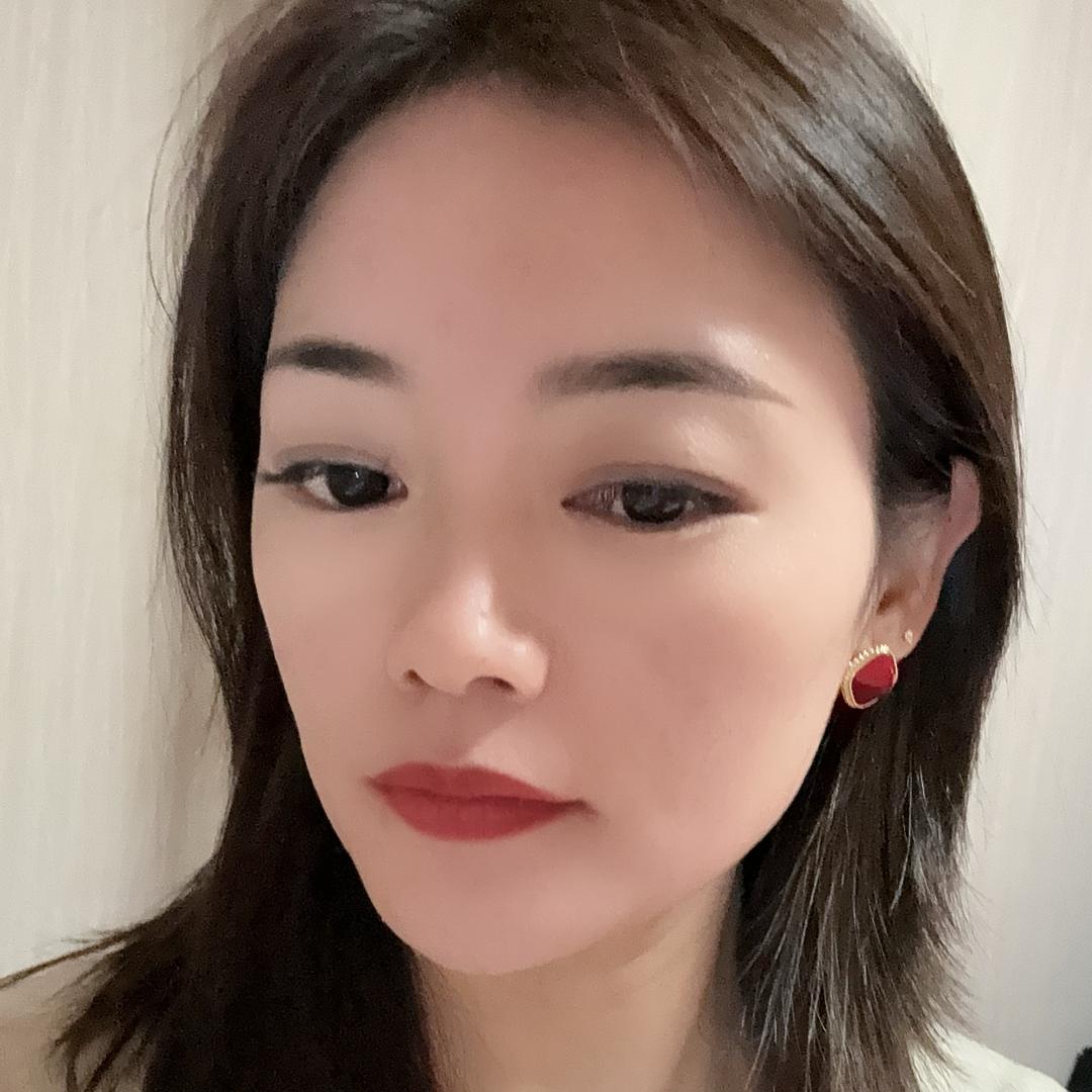 憨憨的小胖妹