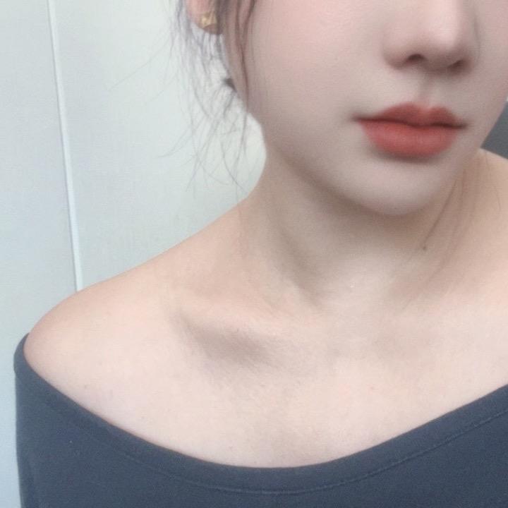 初吻给了烟头