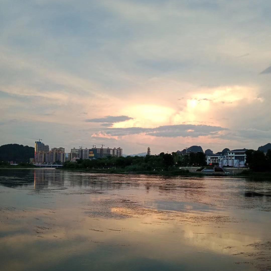 默默